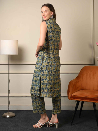 Green Sleeveless Neck Threadwork Detail Kurta Set